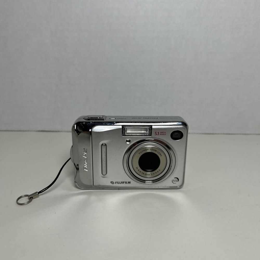 Fujifilm FinePix A500 Digital Camera 5.1MP Tested Working w/ Case Read Desc